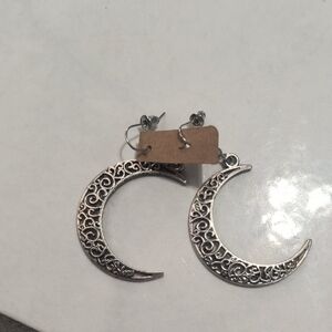Silver Crescent Moon Earrings
